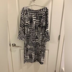 dress flared sleeves brand Calvin Klein size 6 like new worn once